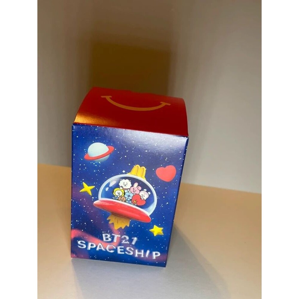BT21 spaceship